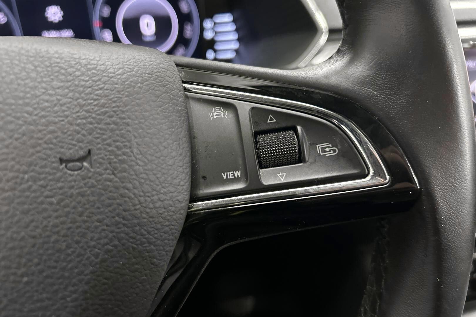 Skoda Superb iso kuva 19