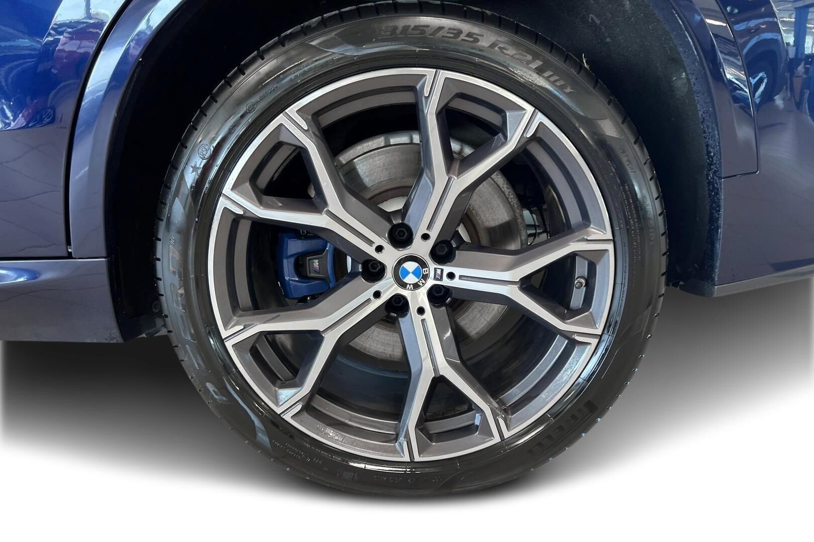 BMW X5 iso kuva 12