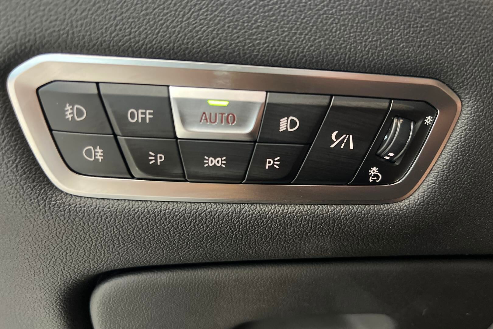BMW X5 iso kuva 17