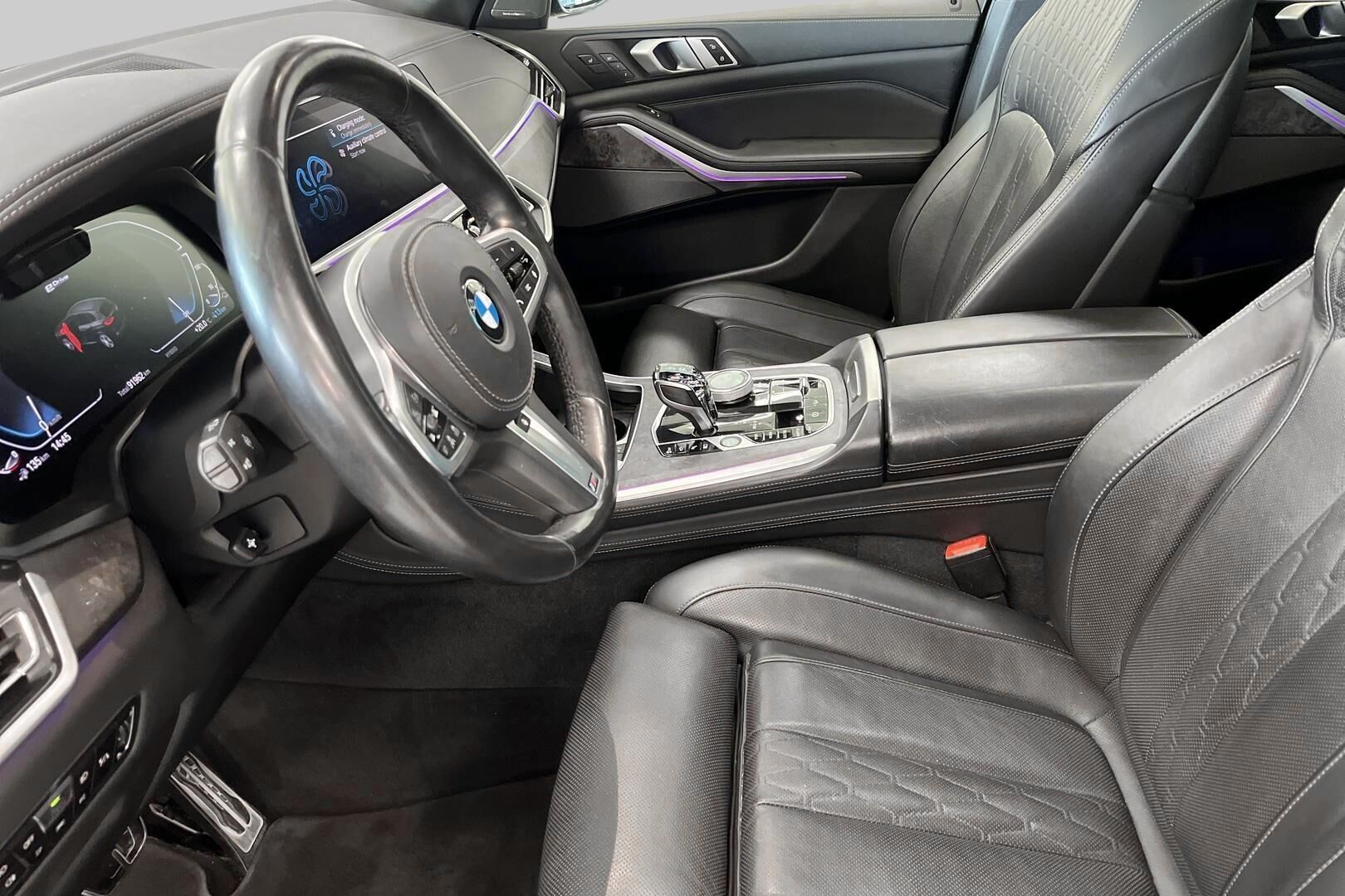 BMW X5 iso kuva 8
