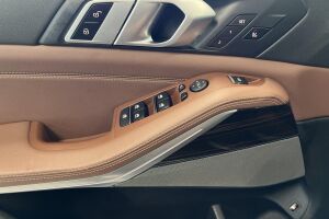 BMW X5 esikatselu 19