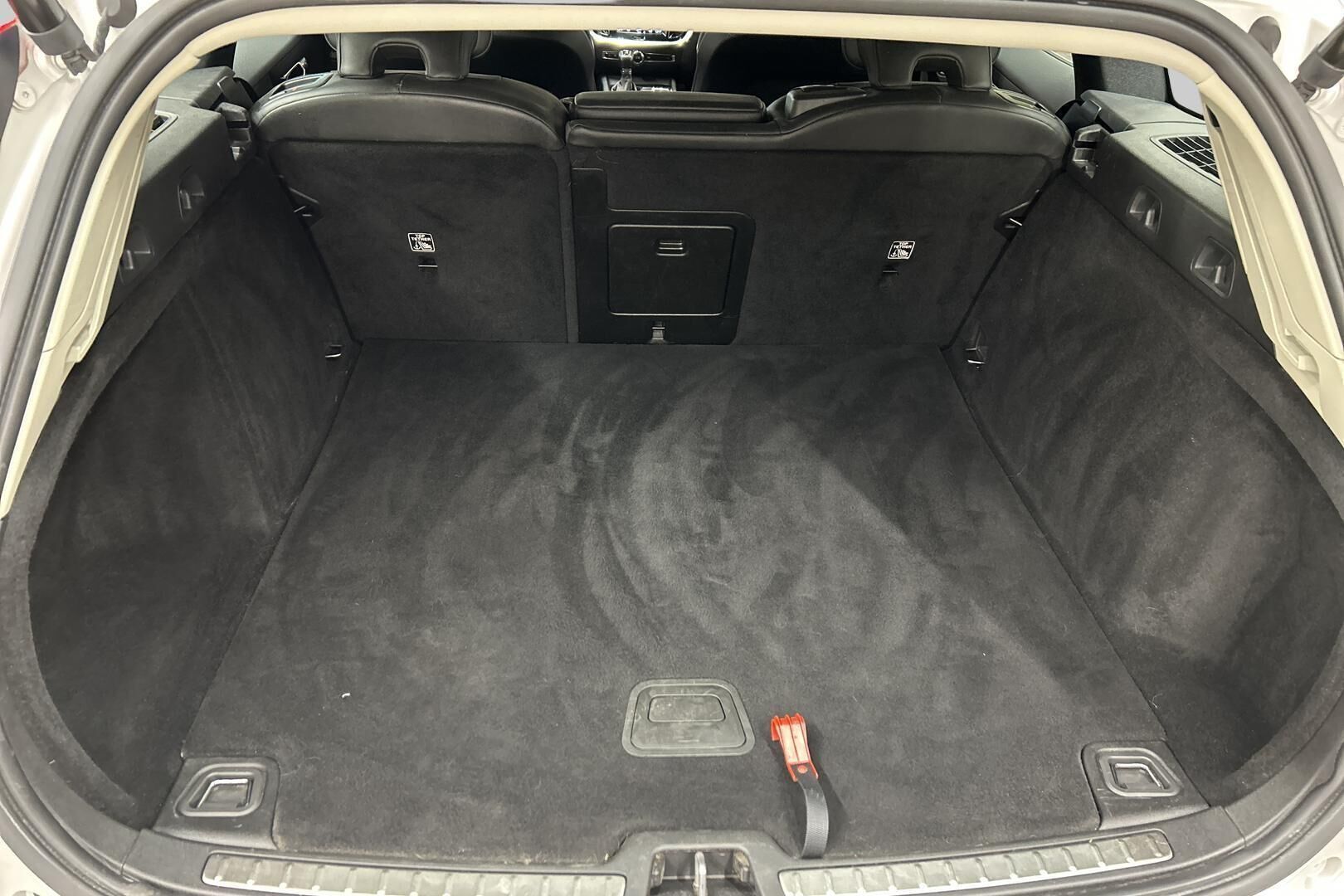 Volvo V60 iso kuva 12