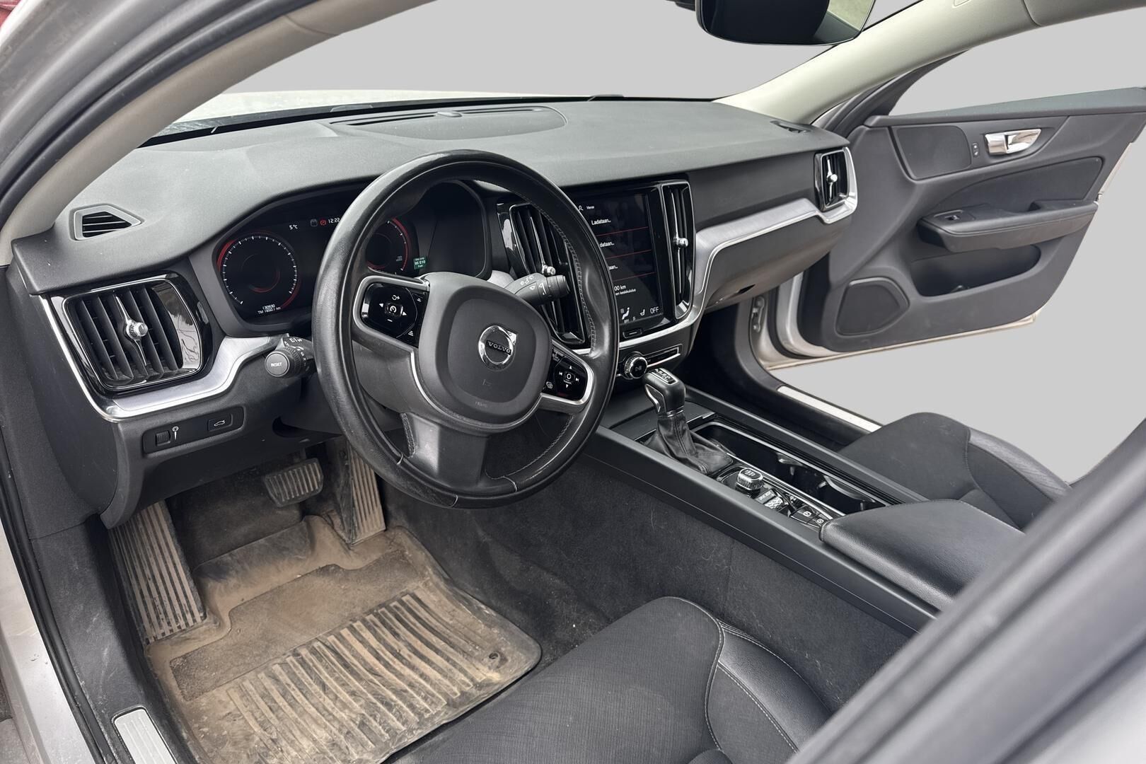 Volvo V60 iso kuva 2