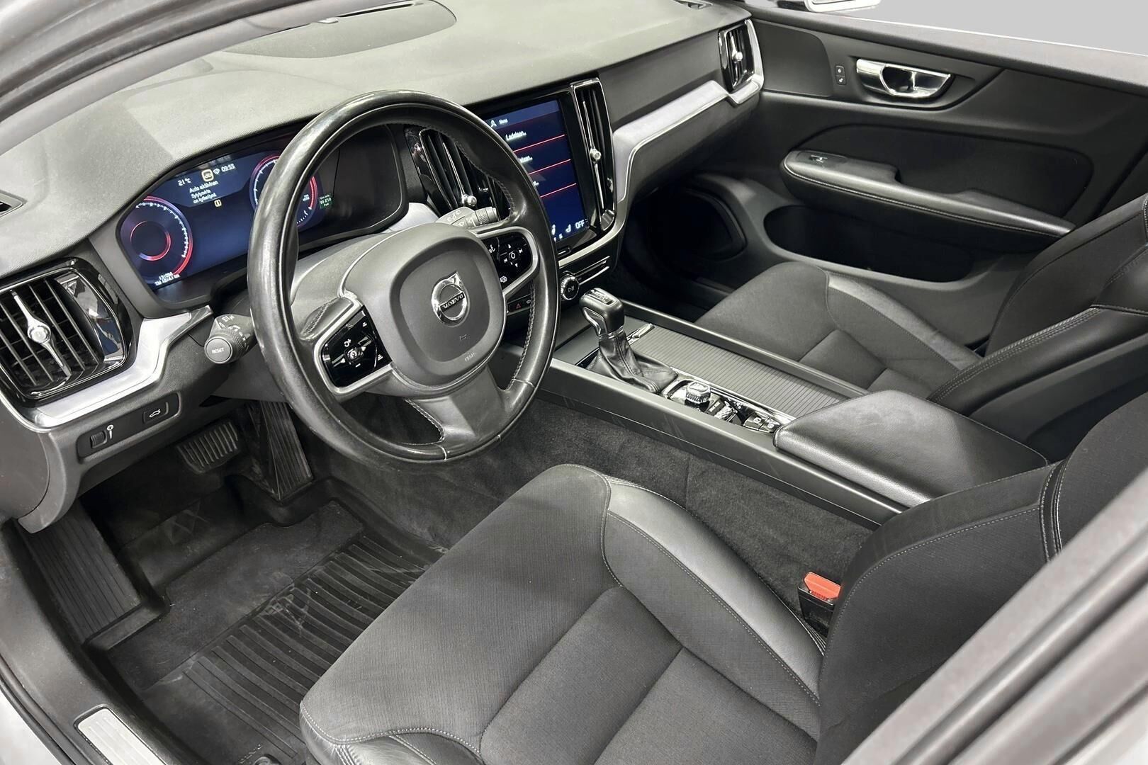 Volvo V60 iso kuva 9