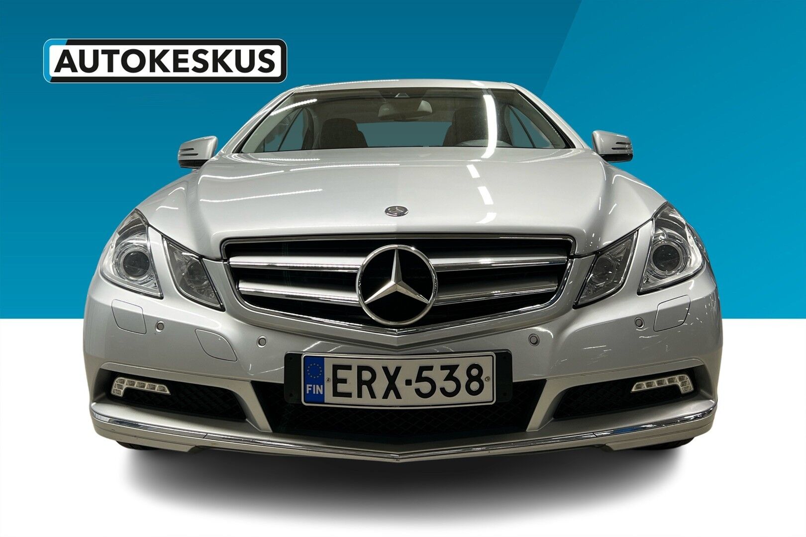 Mercedes-Benz E iso kuva 5