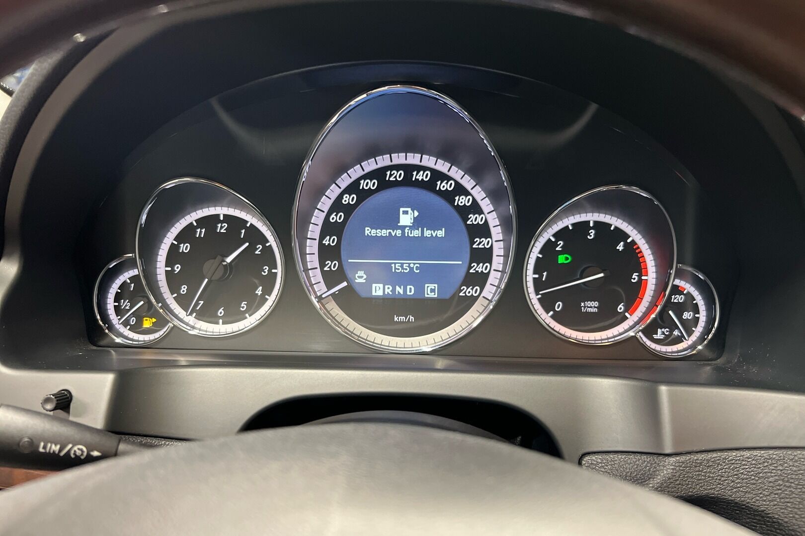 Mercedes-Benz E iso kuva 7