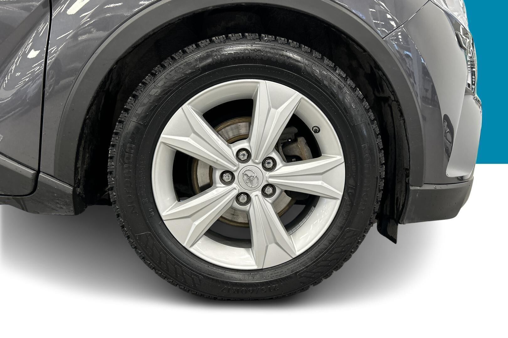 Toyota C-HR iso kuva 3