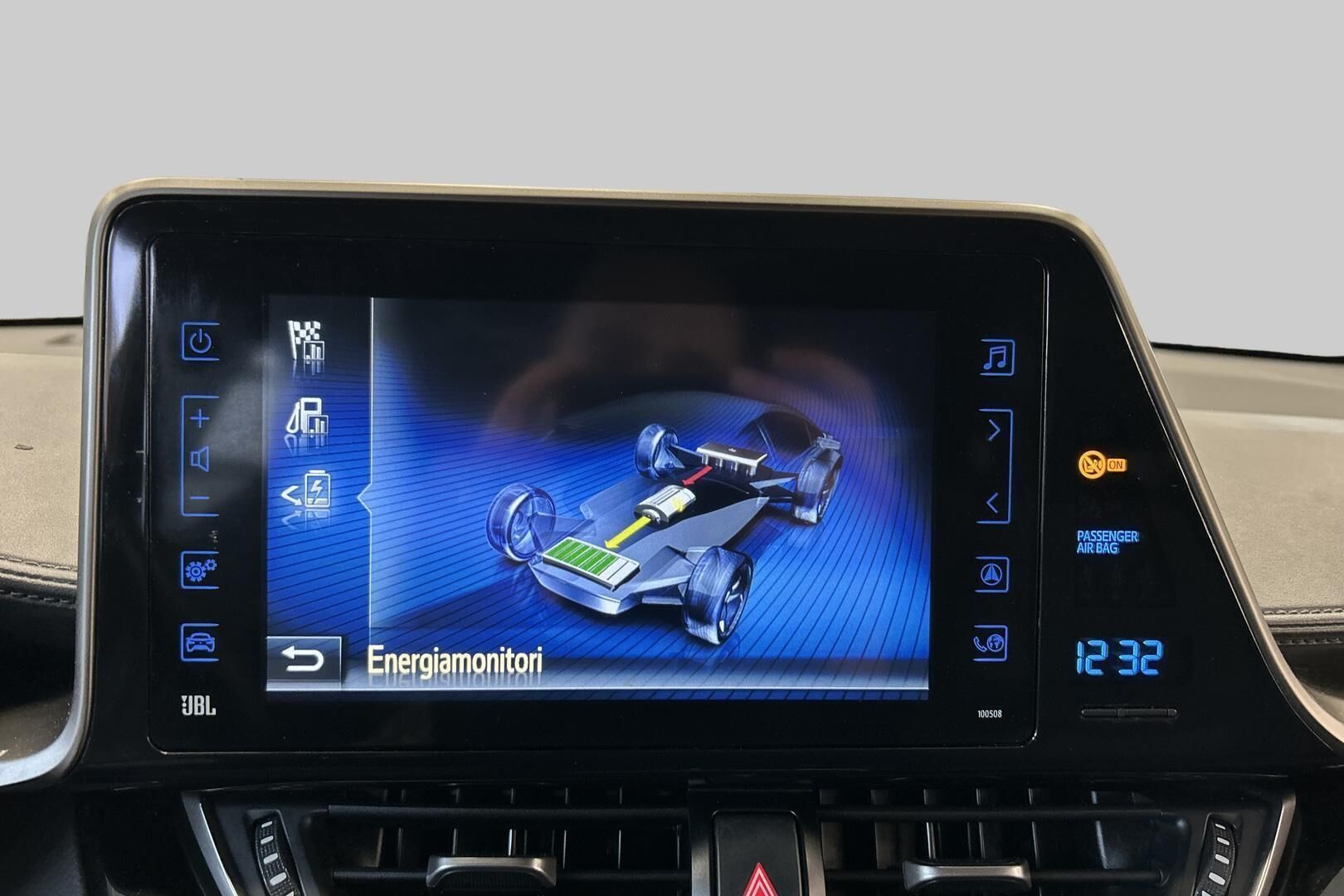 Toyota C-HR iso kuva 29