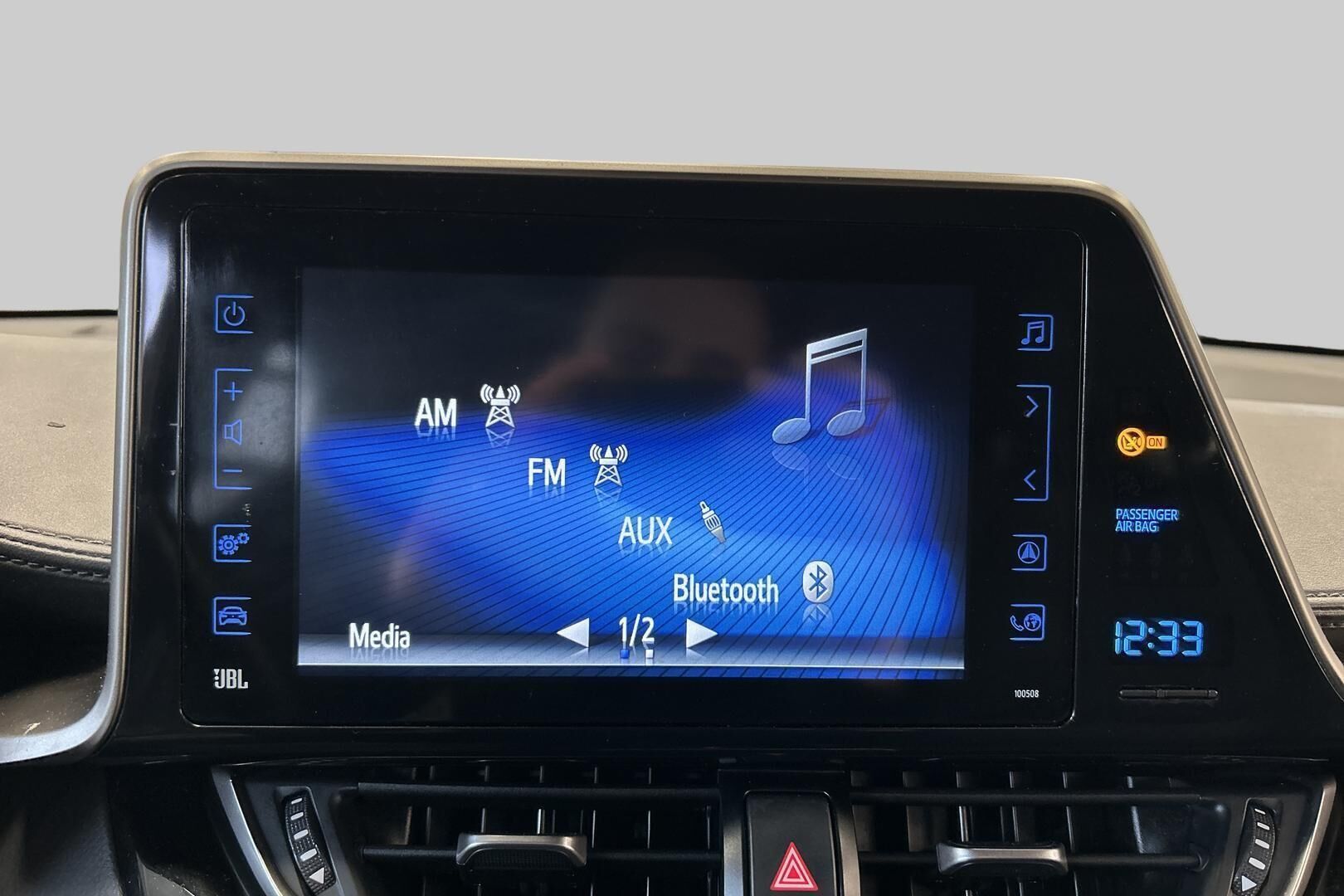 Toyota C-HR iso kuva 30