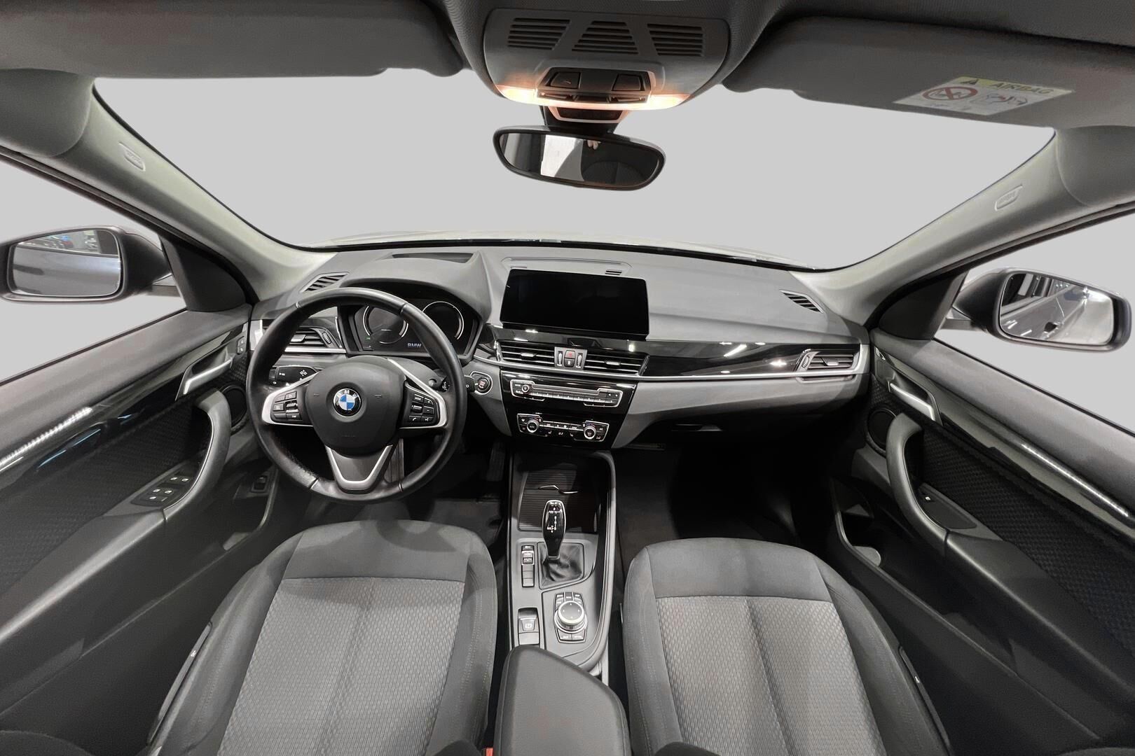 BMW X1 iso kuva 11