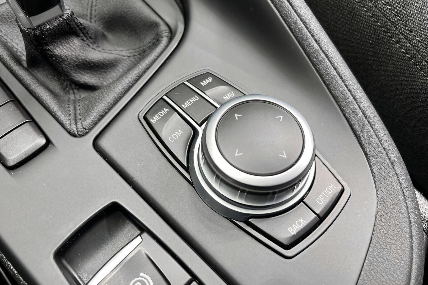 BMW X1 iso kuva 25