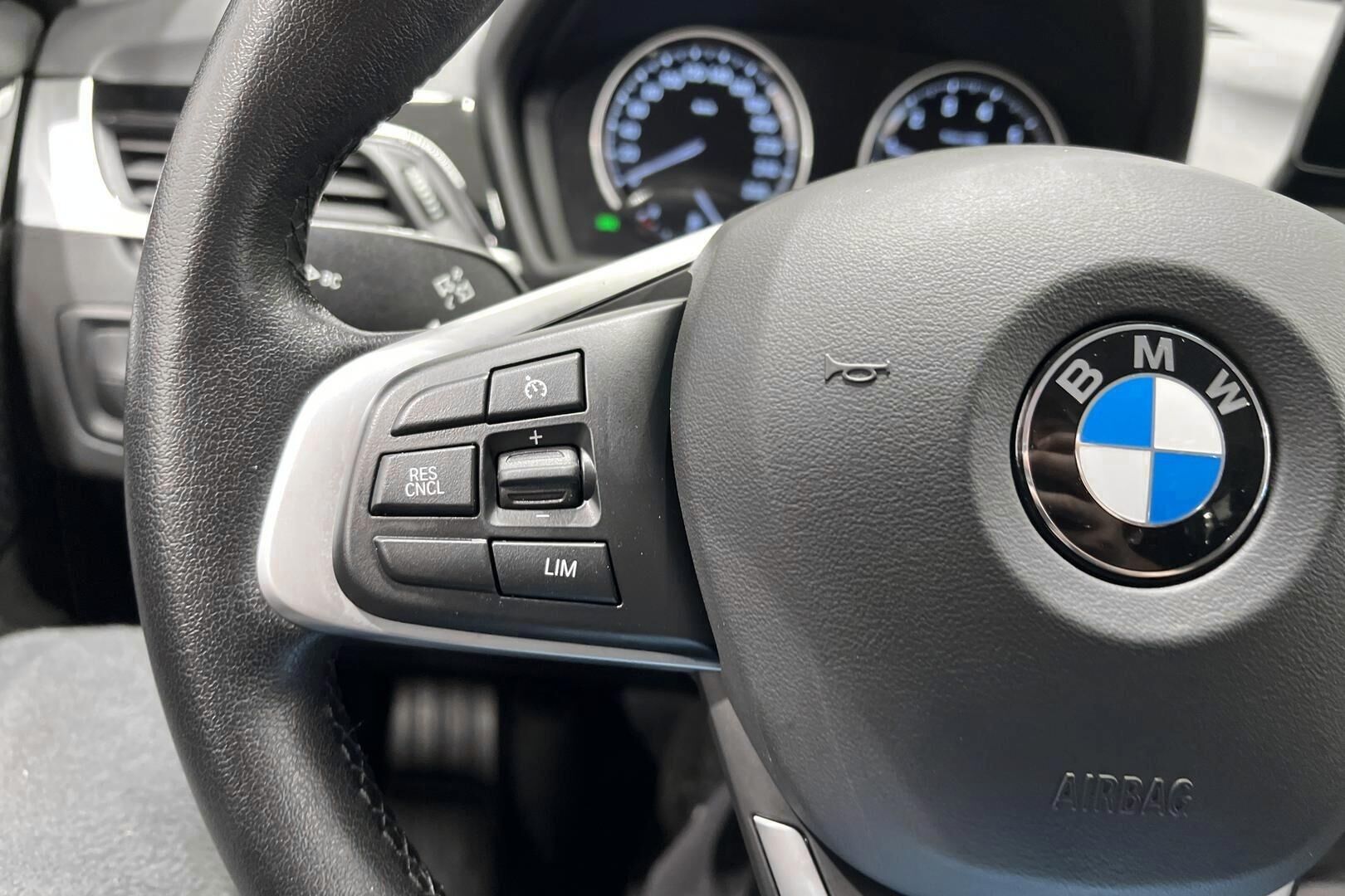 BMW X1 iso kuva 28