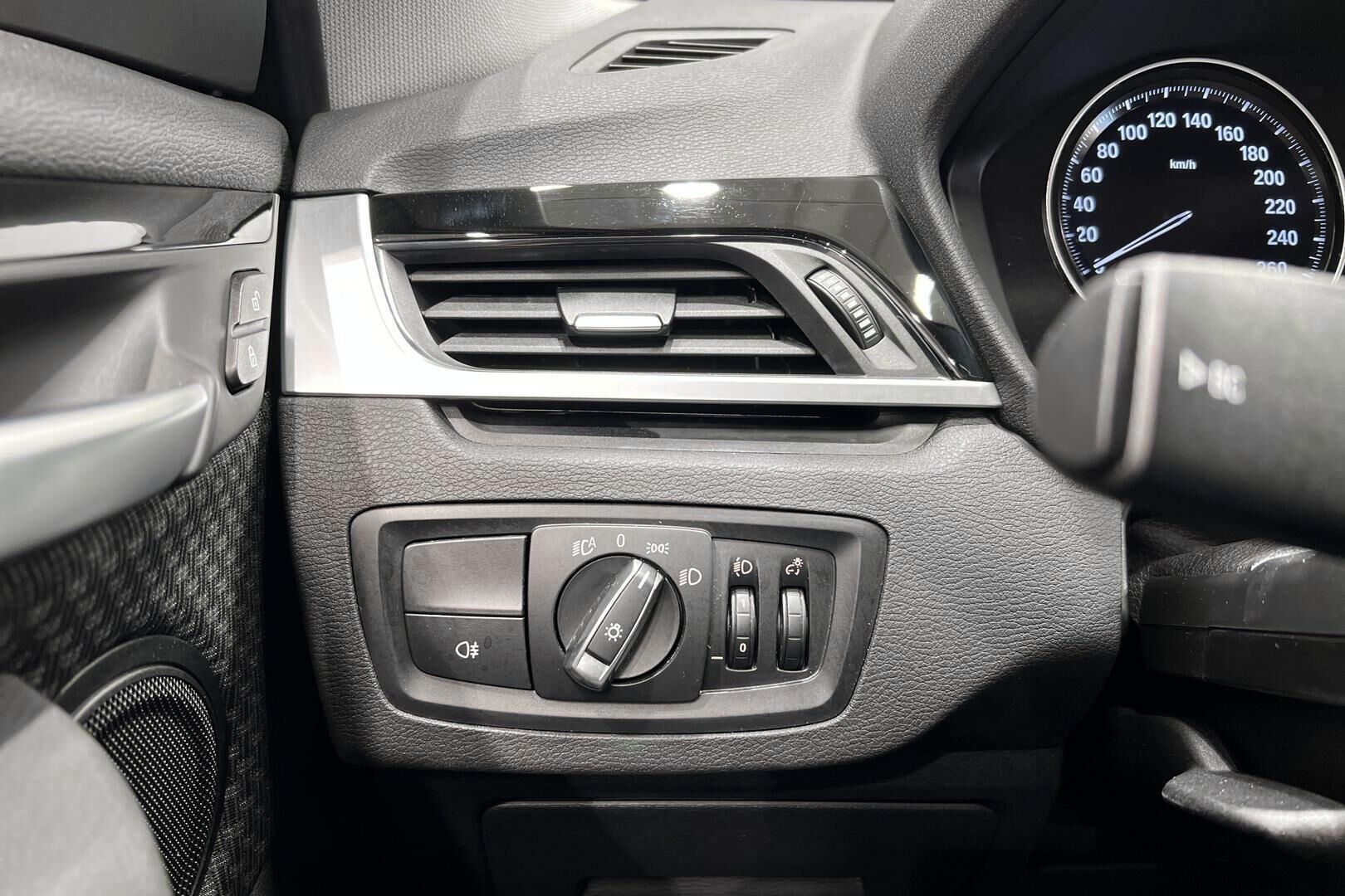 BMW X1 iso kuva 29