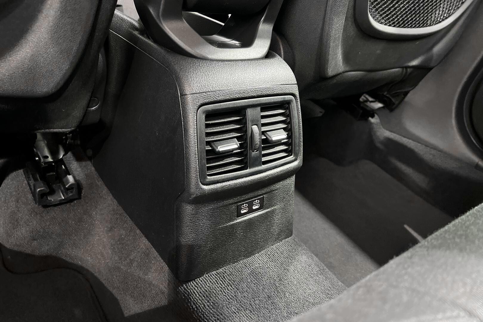 BMW X1 iso kuva 33