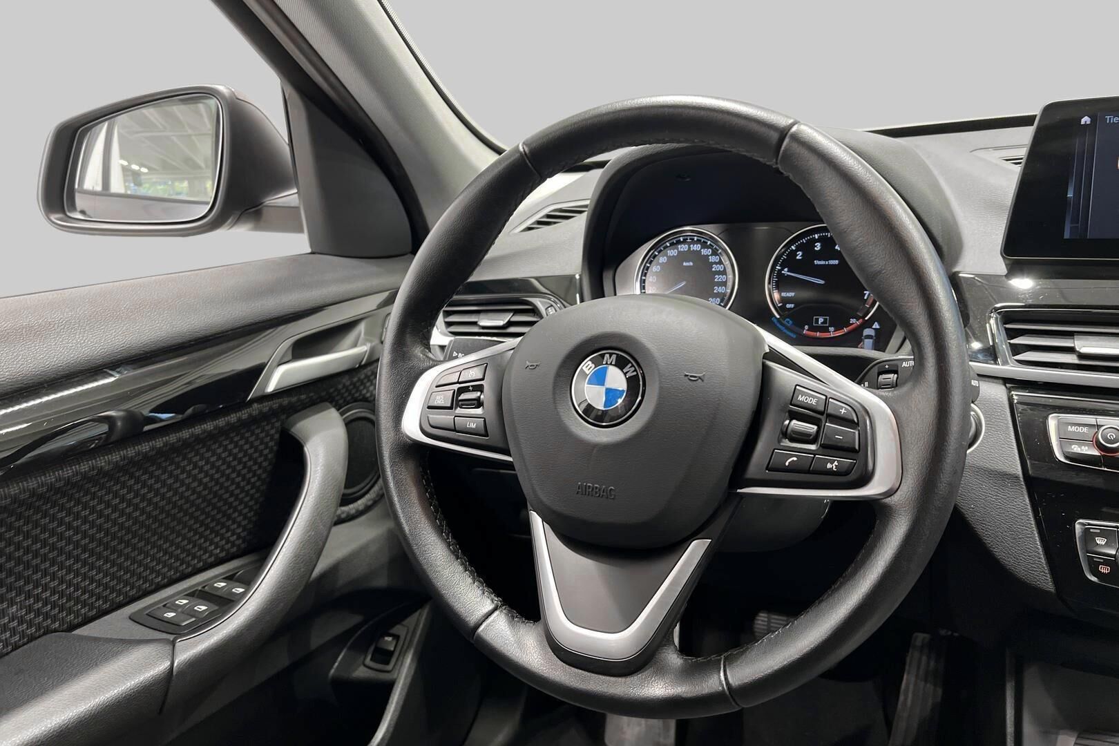 BMW X1 iso kuva 36