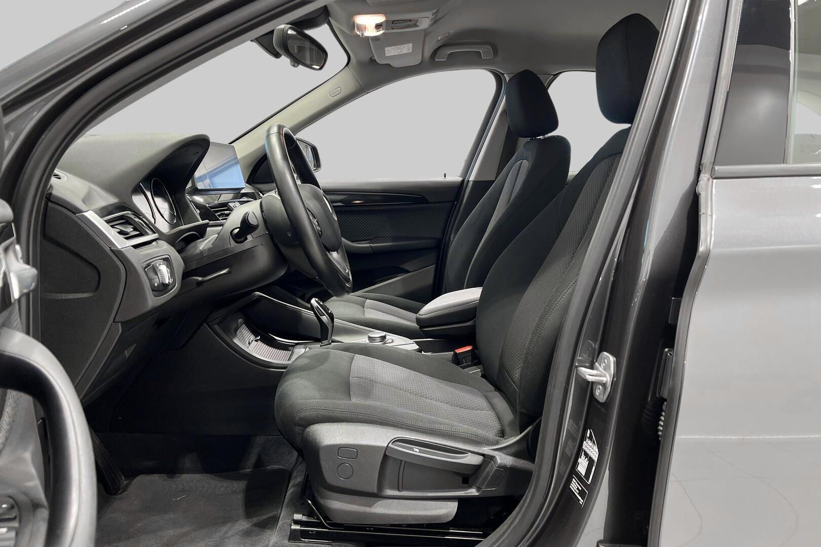 BMW X1 iso kuva 9
