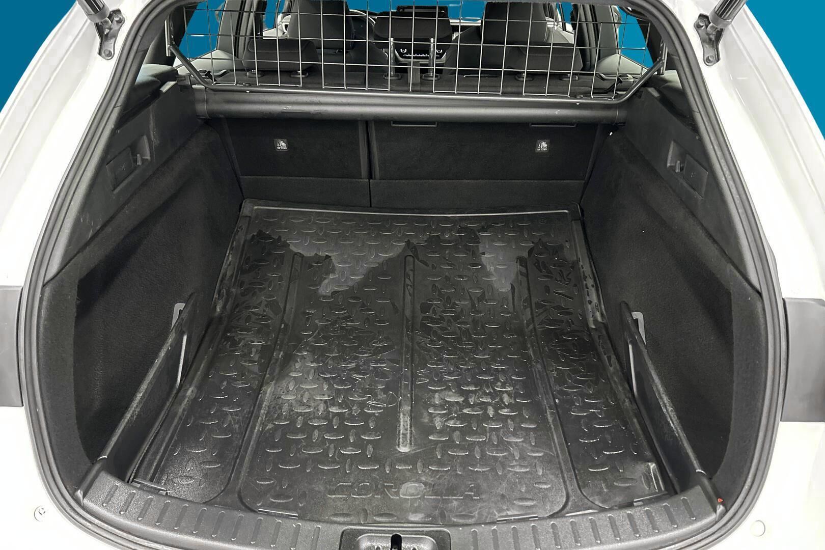 Toyota Corolla iso kuva 11