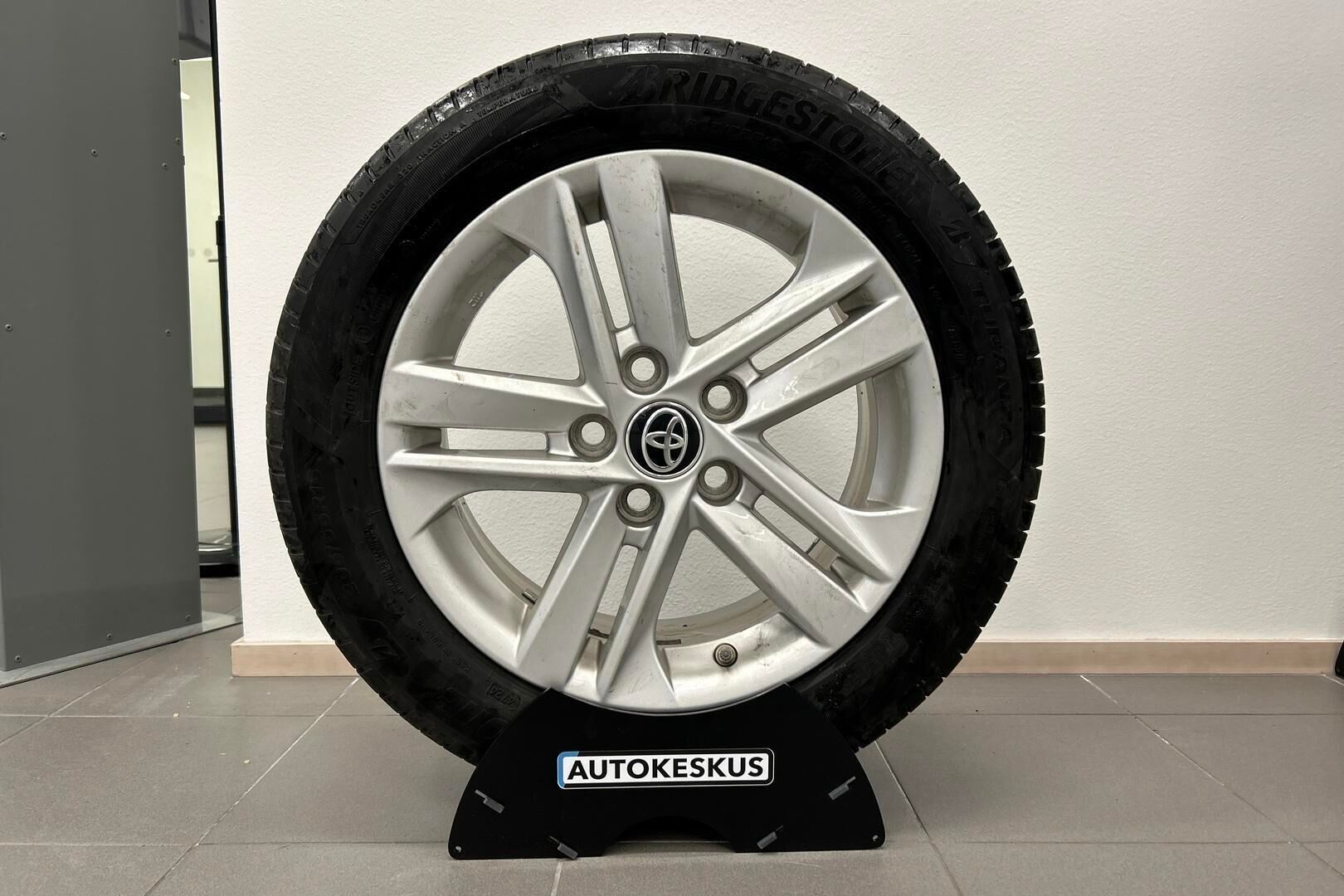 Toyota Corolla iso kuva 12