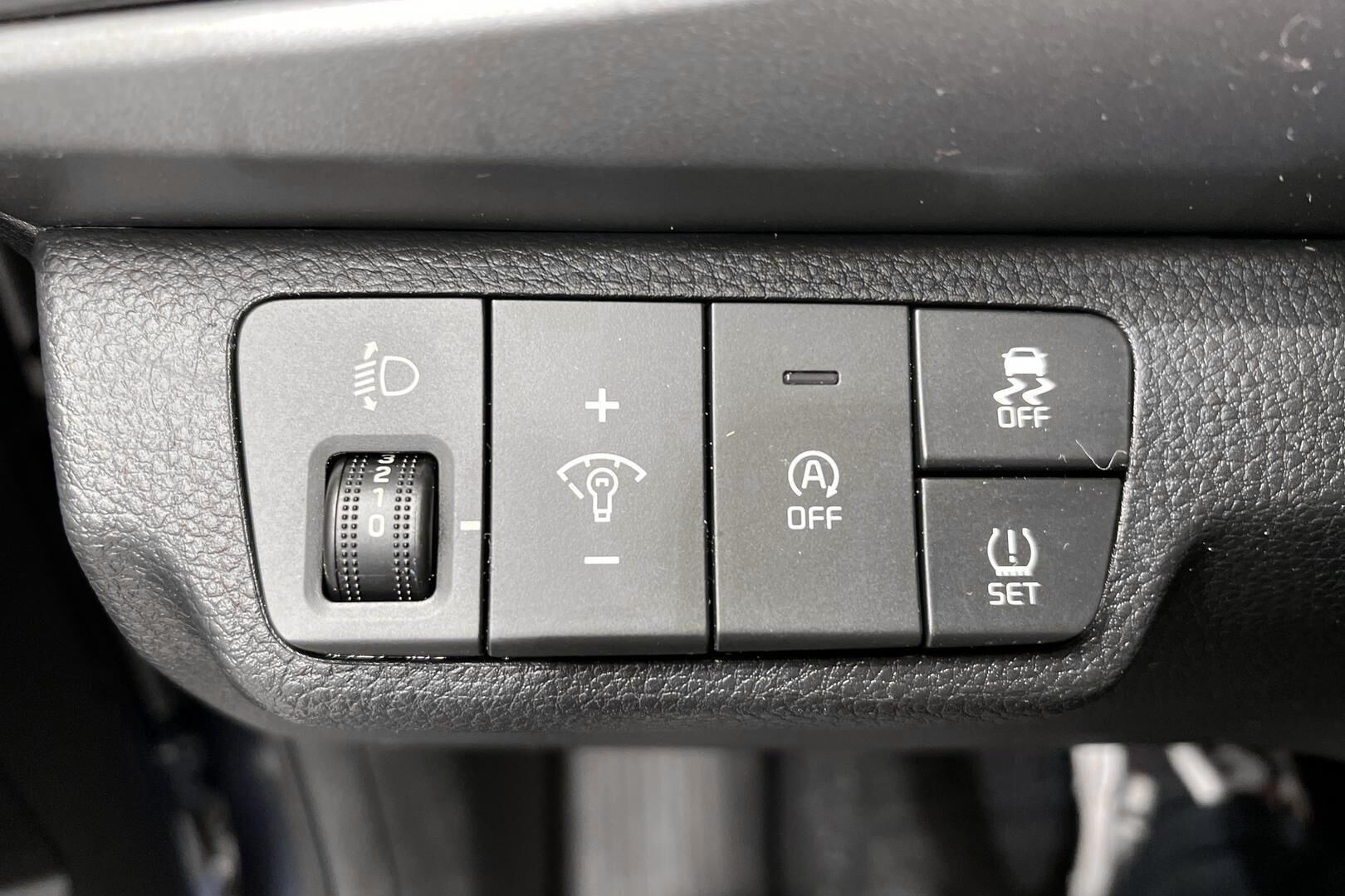 Kia Rio iso kuva 24