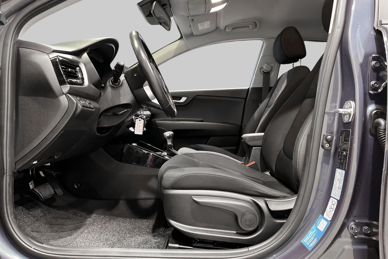 Kia Rio iso kuva 9