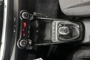 Kia Stonic esikatselu 17