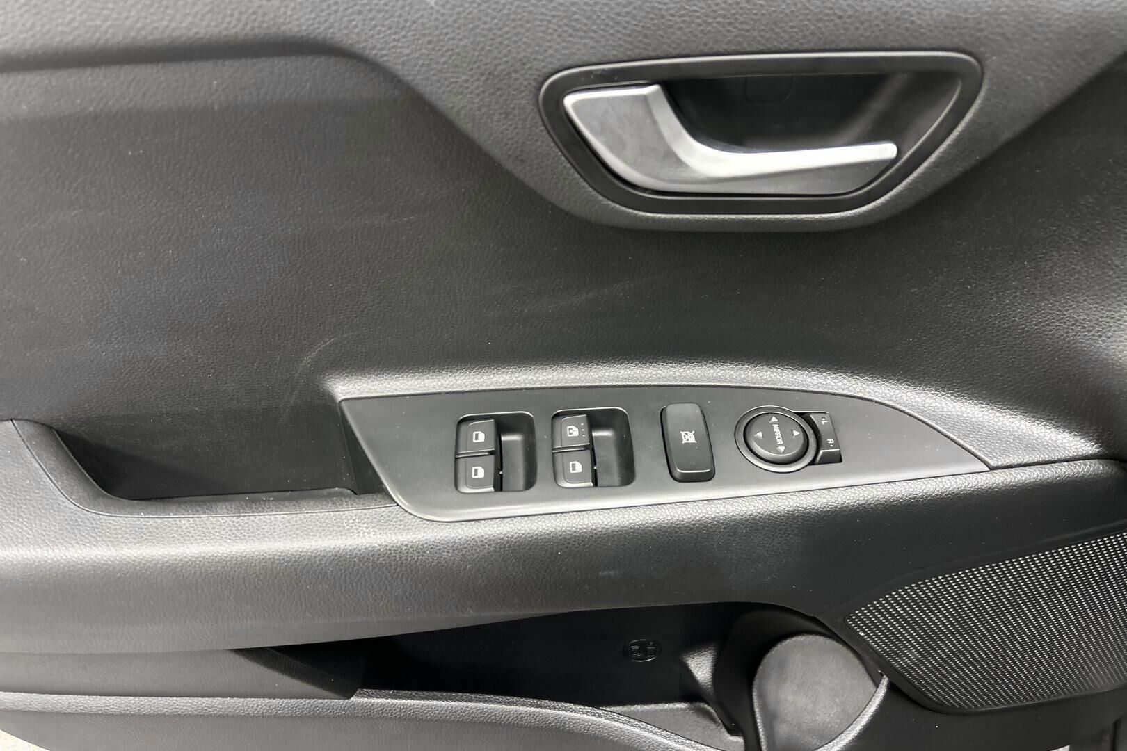 Kia Stonic iso kuva 19