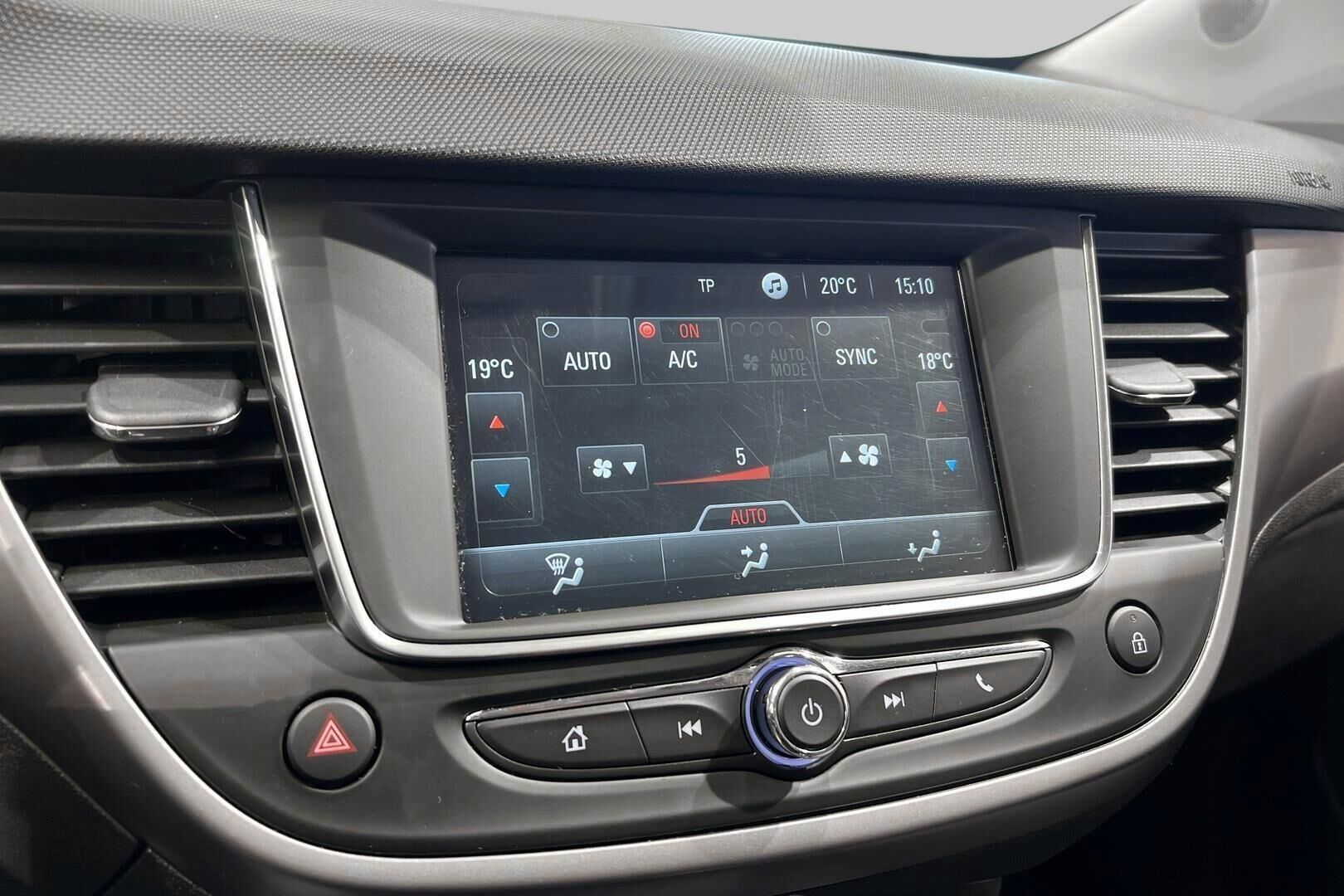 Opel Crossland X iso kuva 16