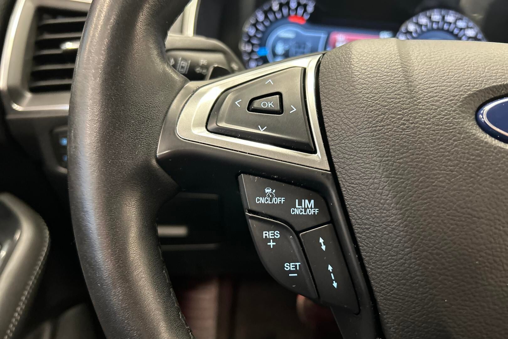 Ford S-Max iso kuva 20