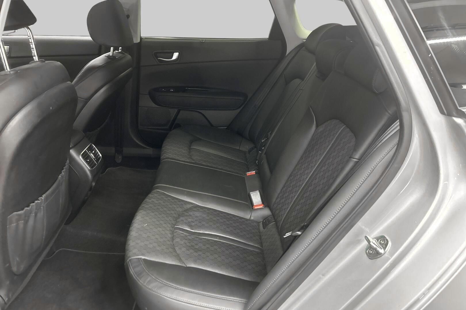 Kia Optima iso kuva 10