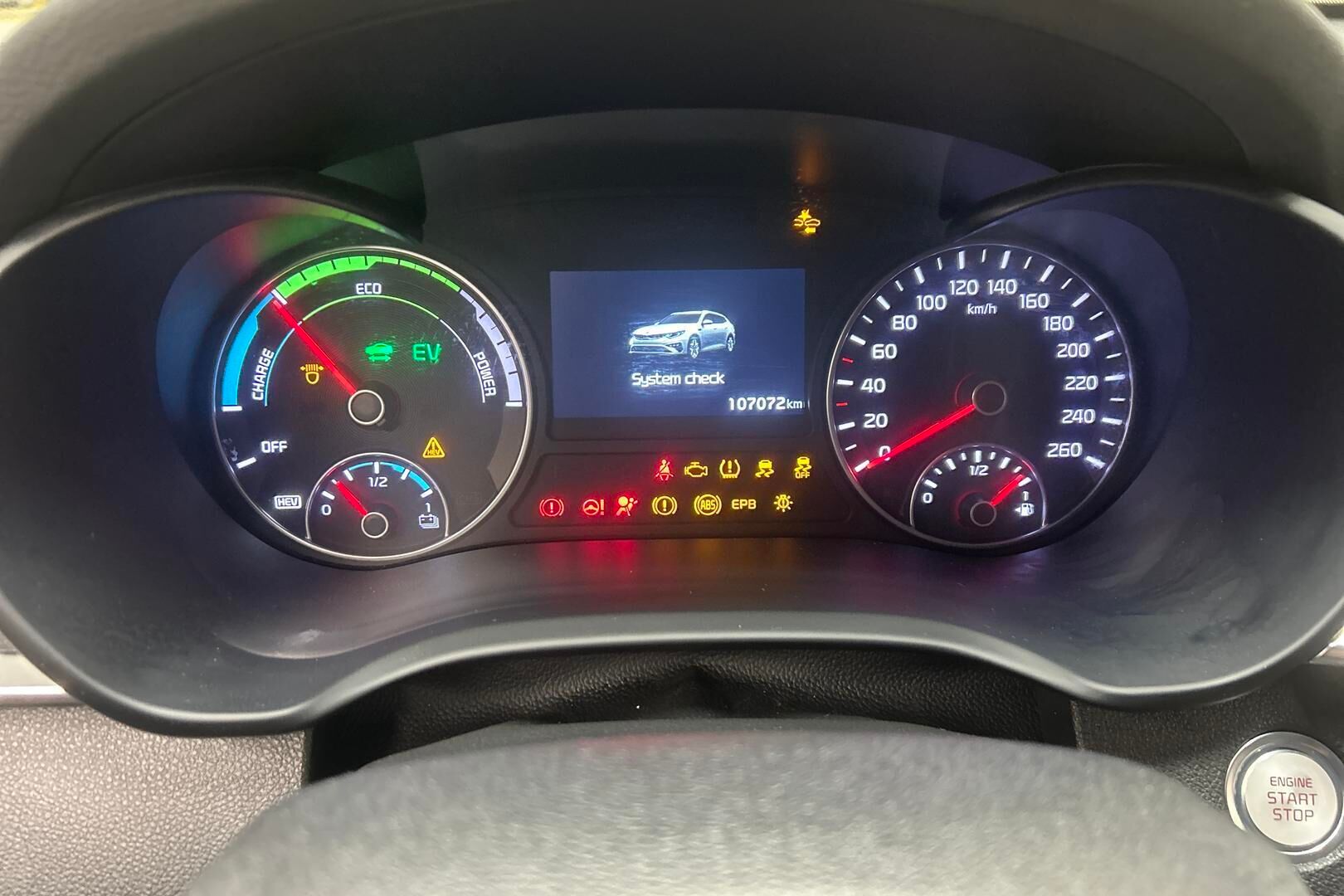 Kia Optima iso kuva 14
