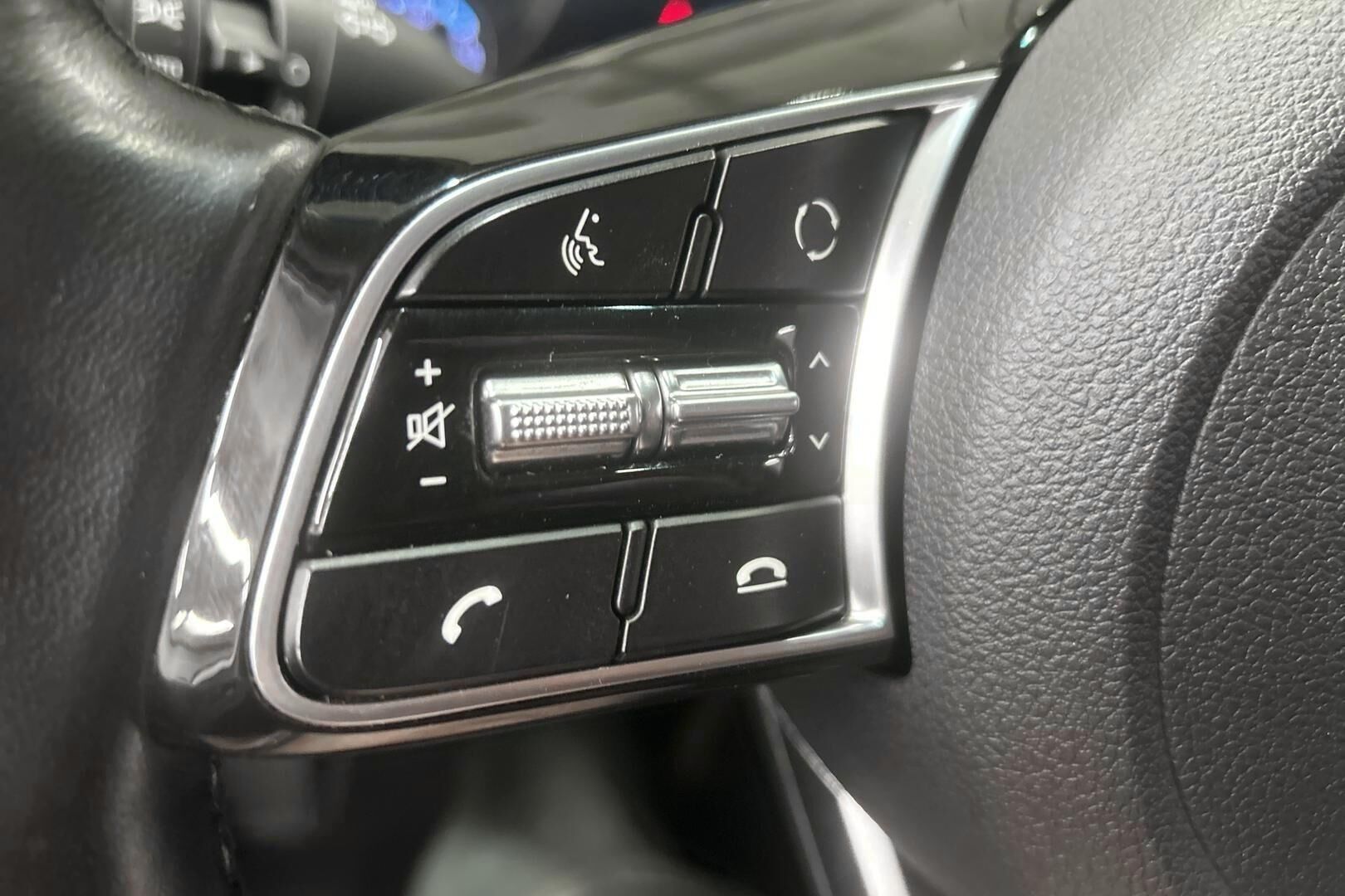 Kia Optima iso kuva 18