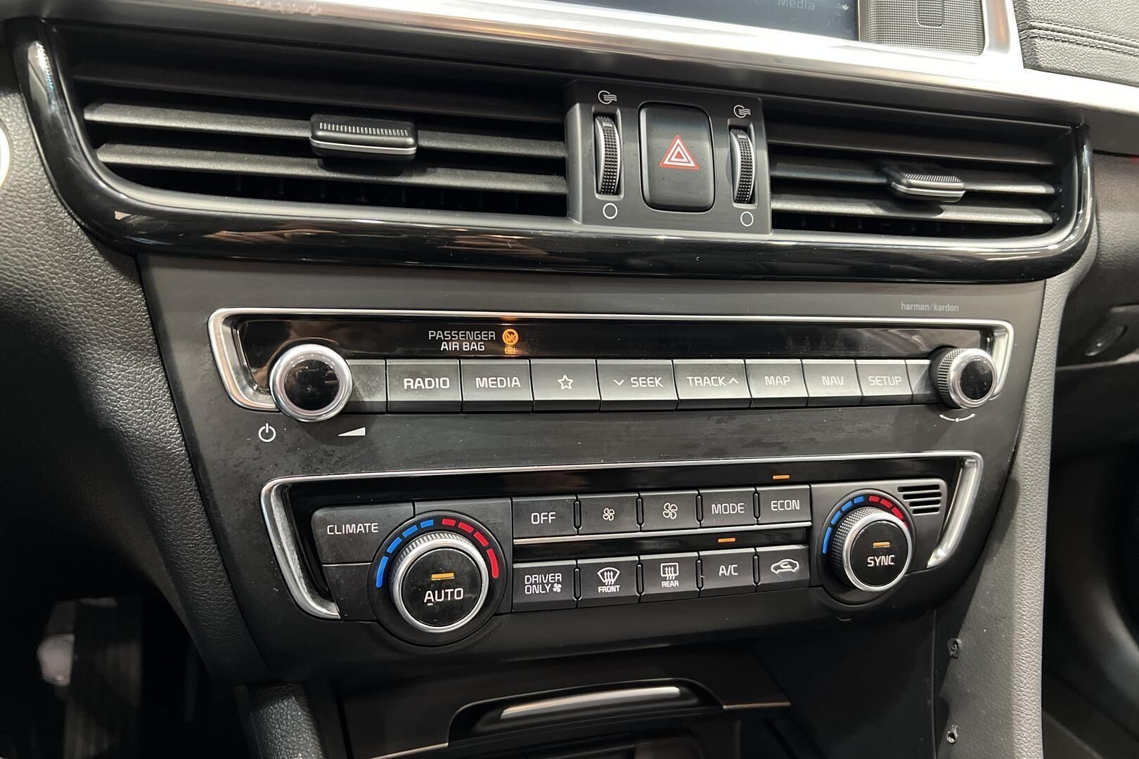 Kia Optima iso kuva 16