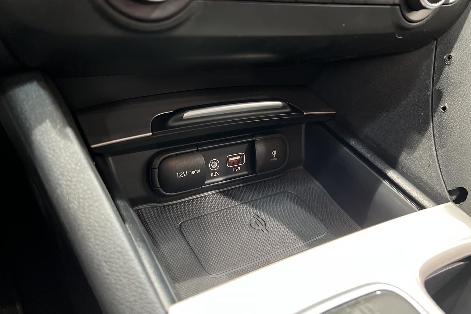 Kia Optima iso kuva 17