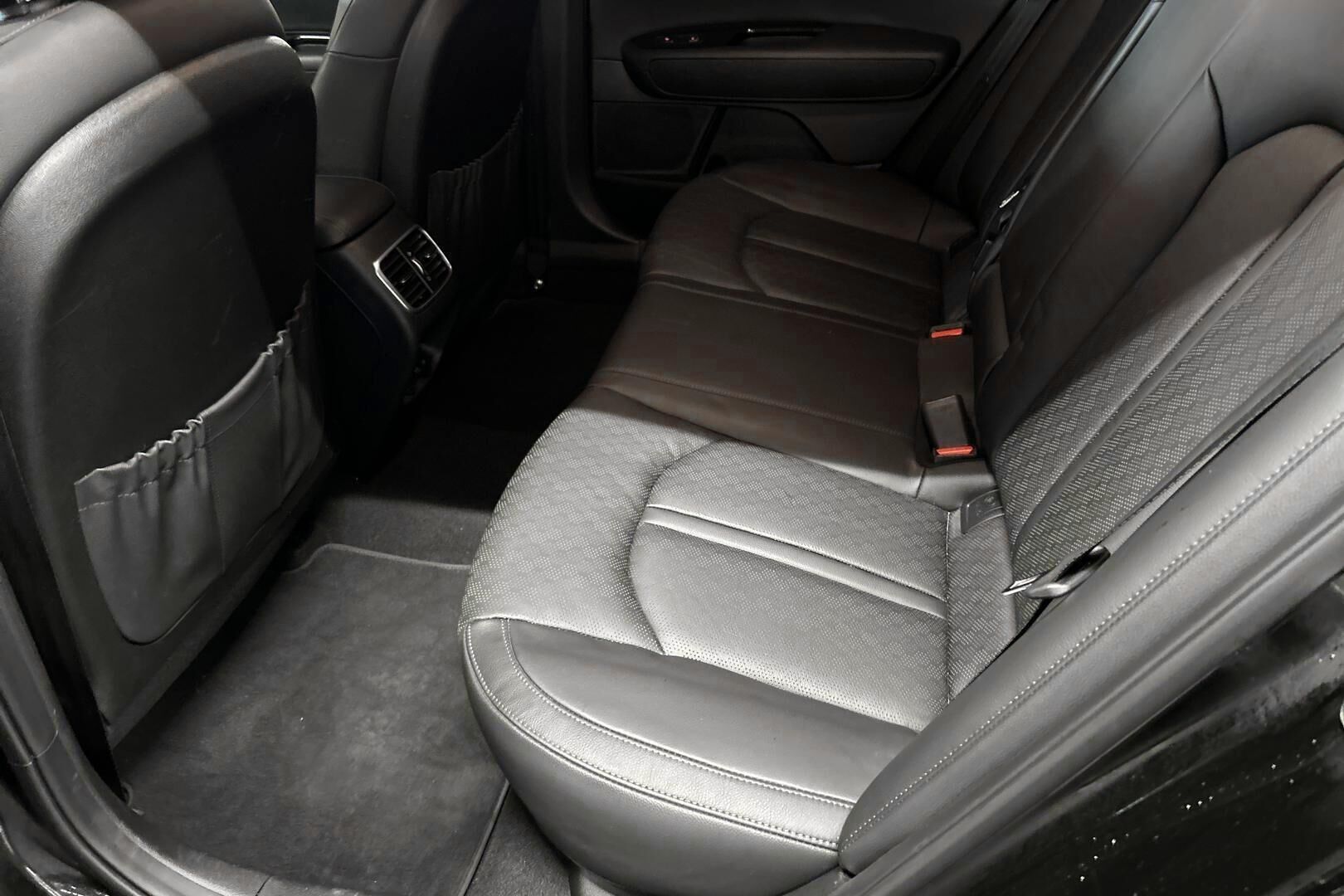 Kia Optima iso kuva 8