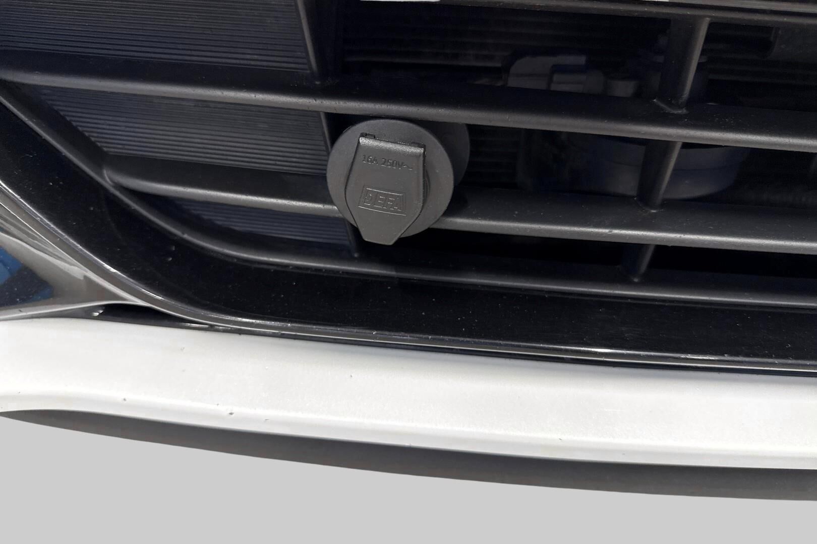 Kia Optima iso kuva 33