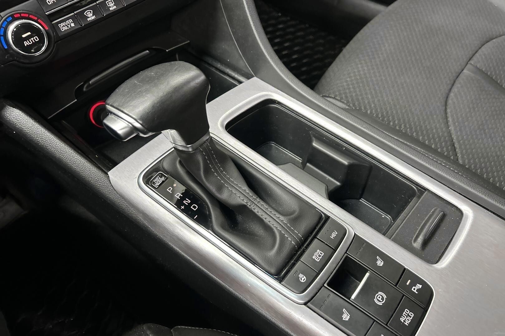 Kia Optima iso kuva 17