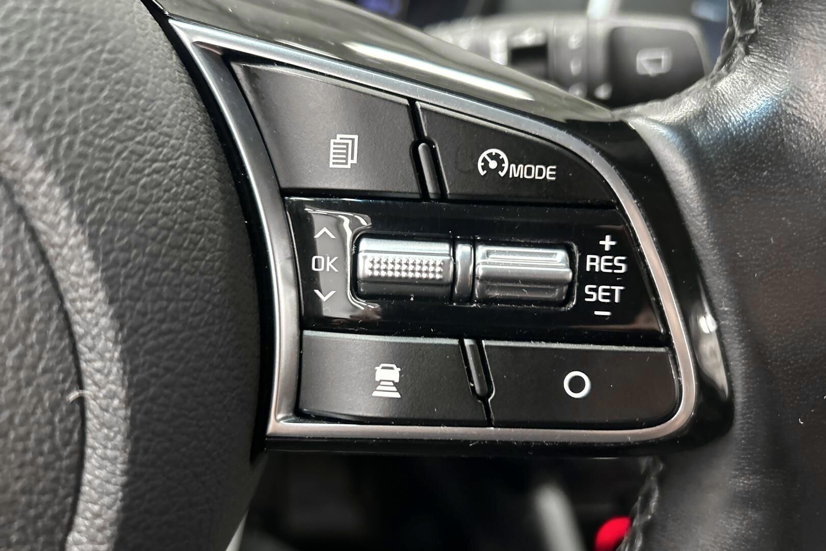 Kia Optima iso kuva 18