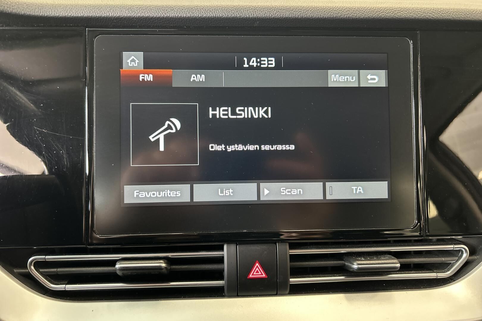 Kia Niro iso kuva 11
