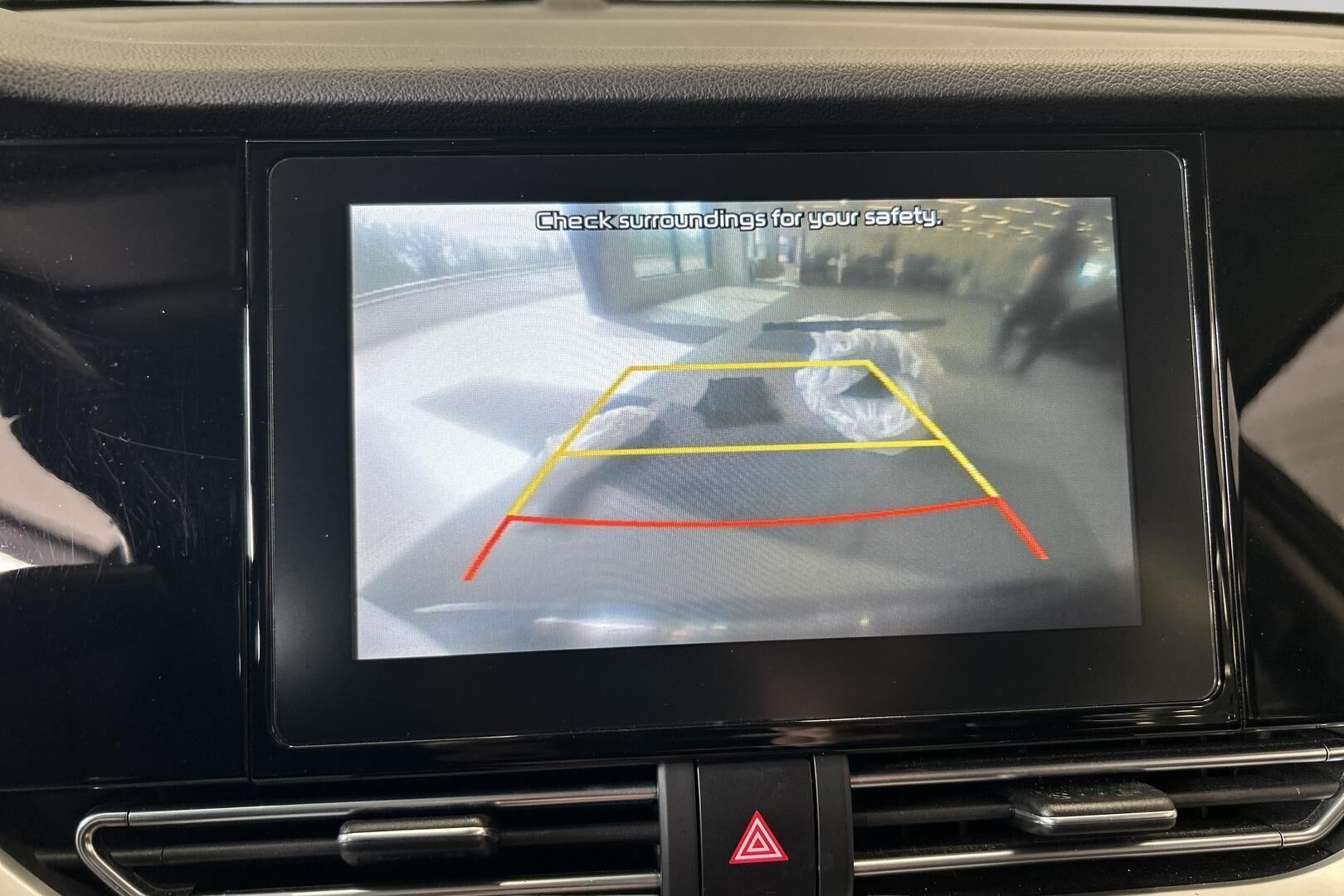 Kia Niro iso kuva 26