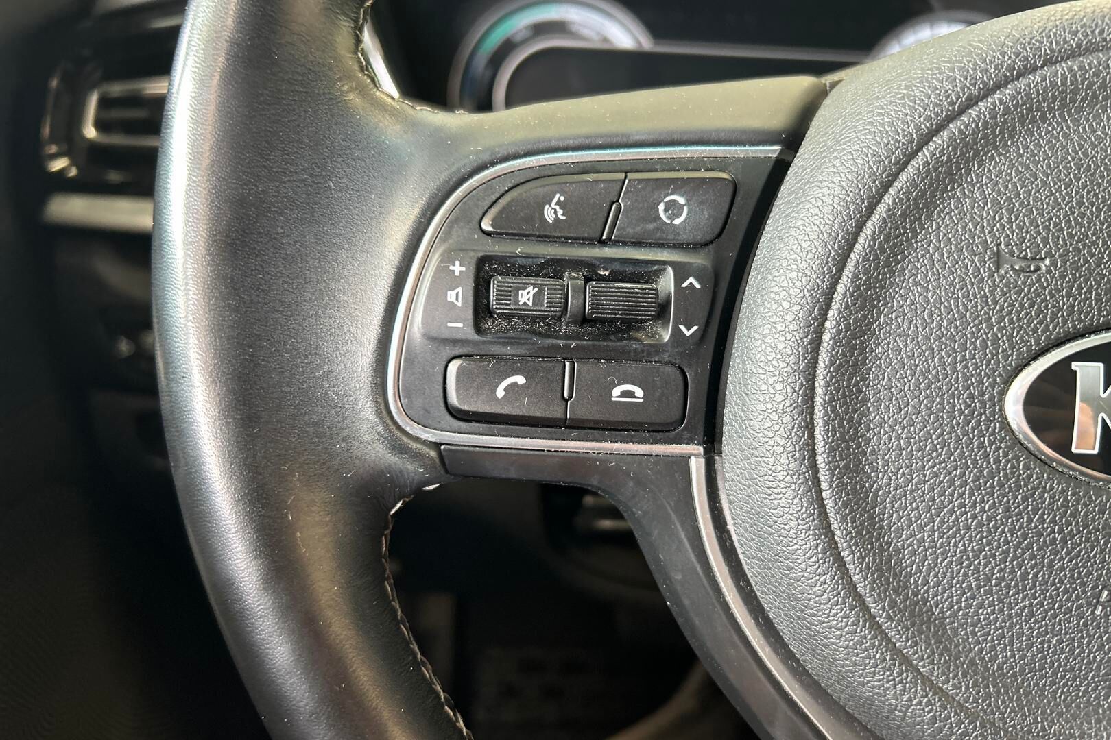 Kia Niro iso kuva 16