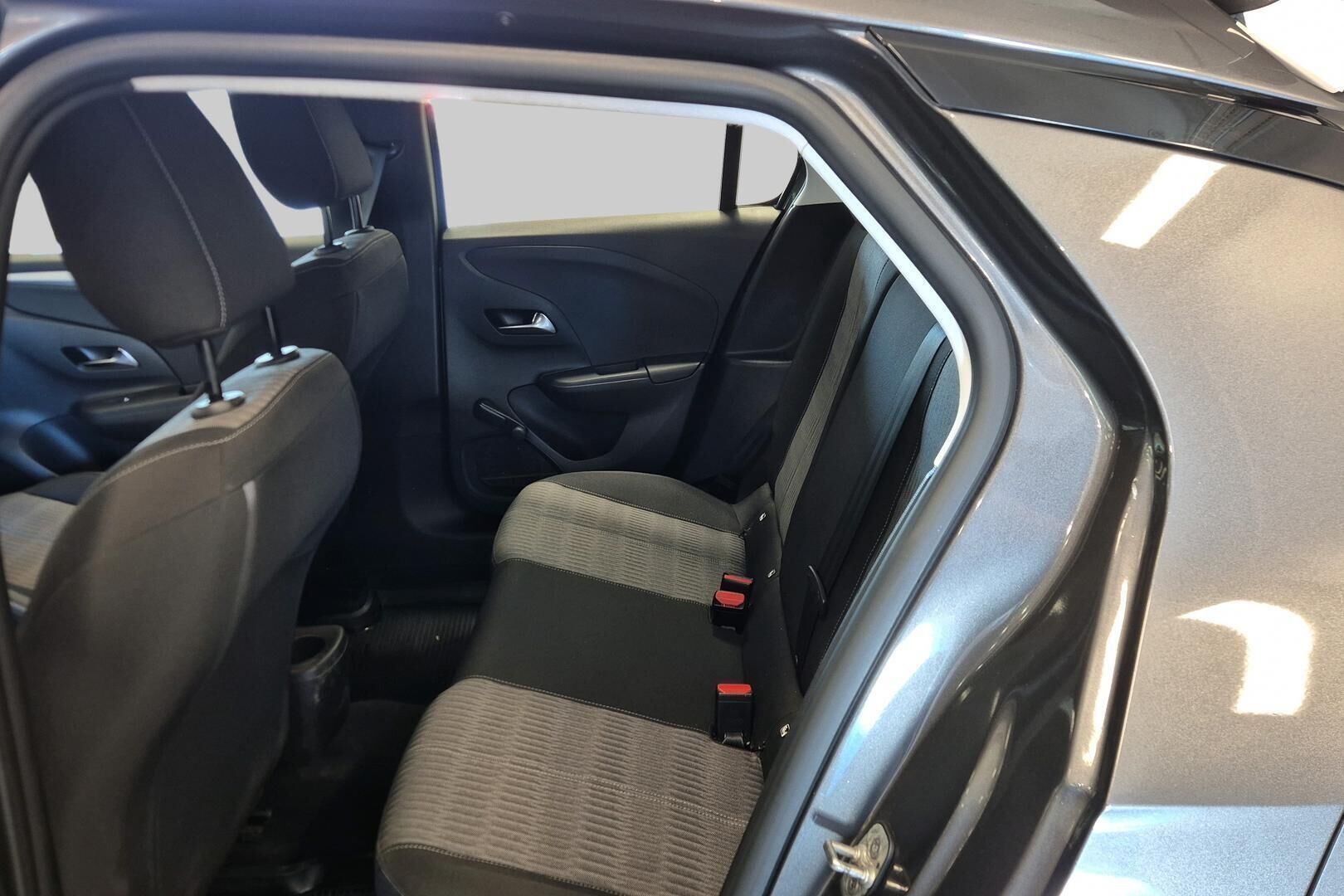 Opel Corsa iso kuva 18
