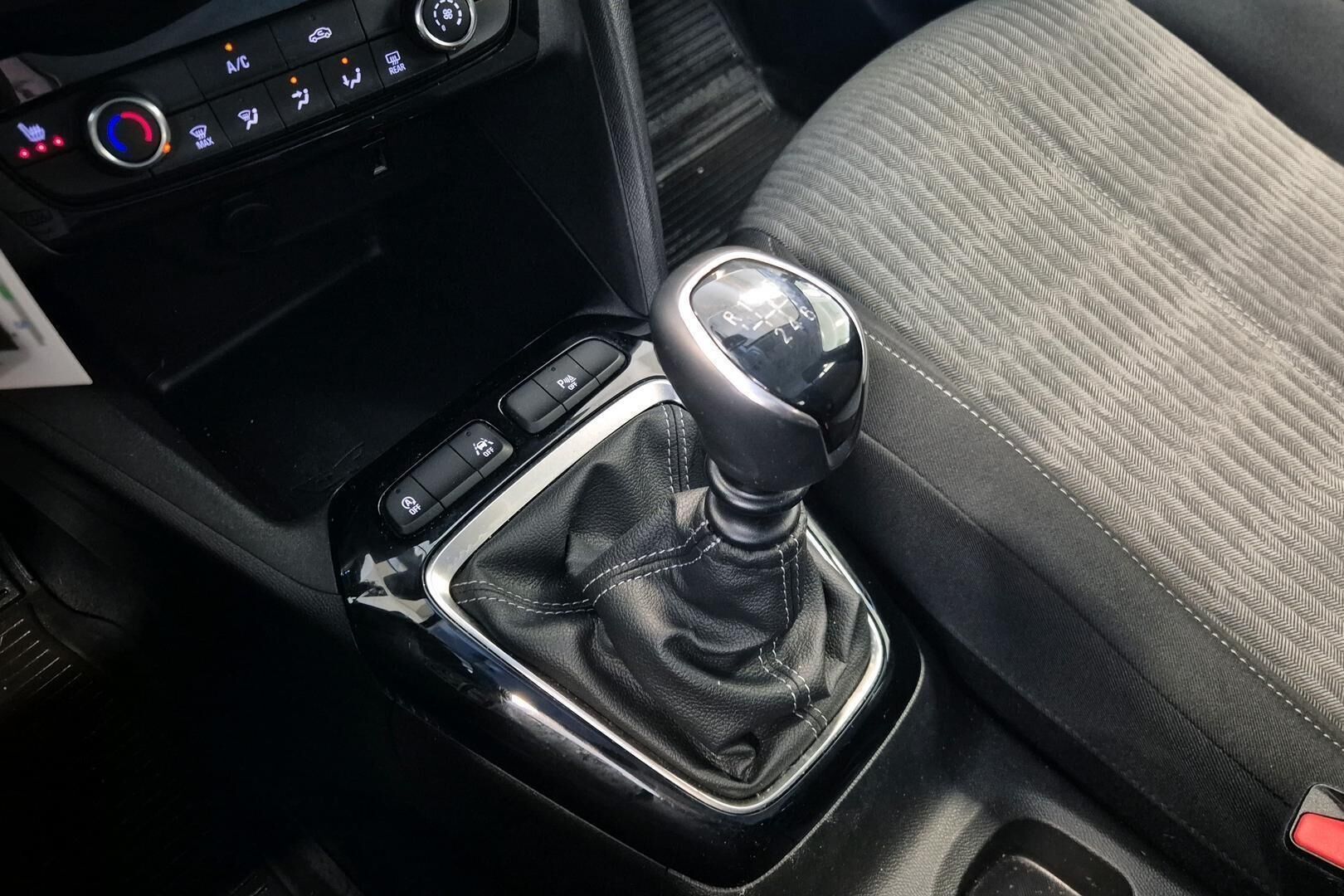 Opel Corsa iso kuva 21