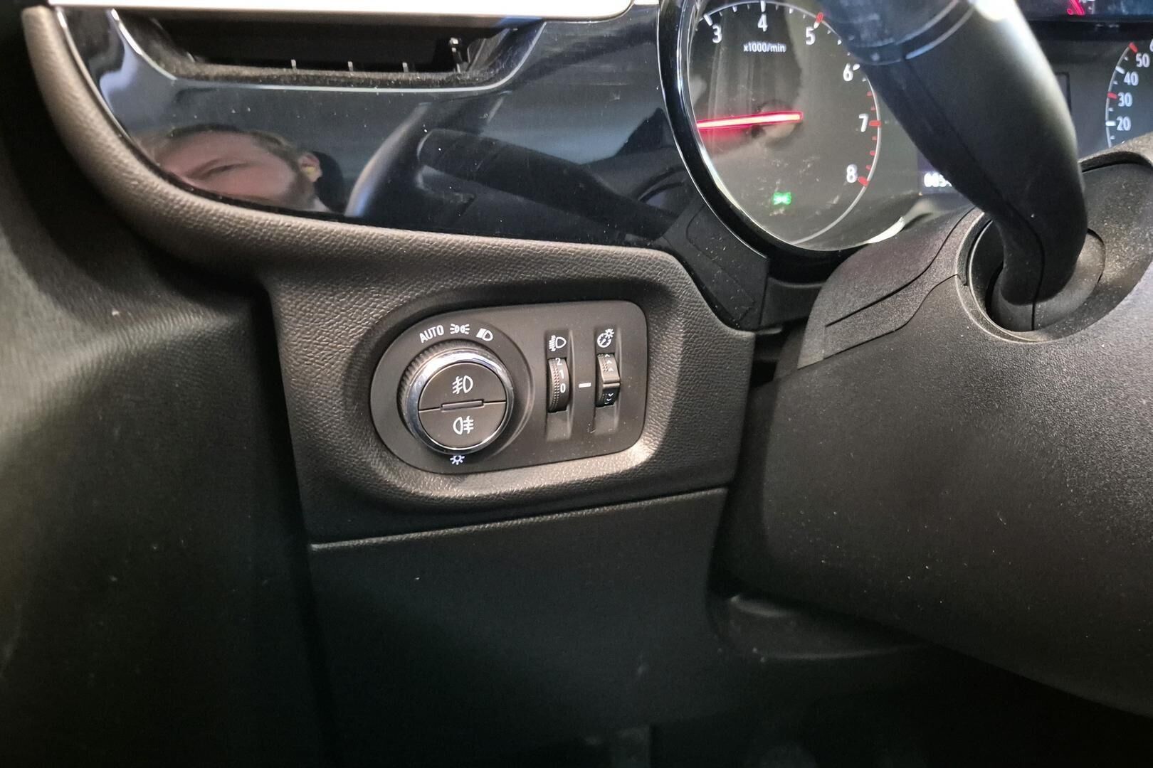 Opel Corsa iso kuva 7