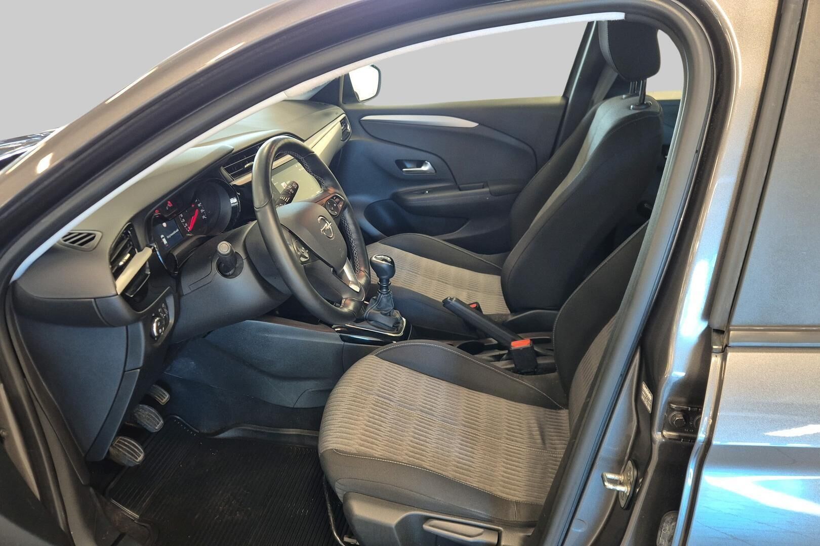 Opel Corsa iso kuva 2