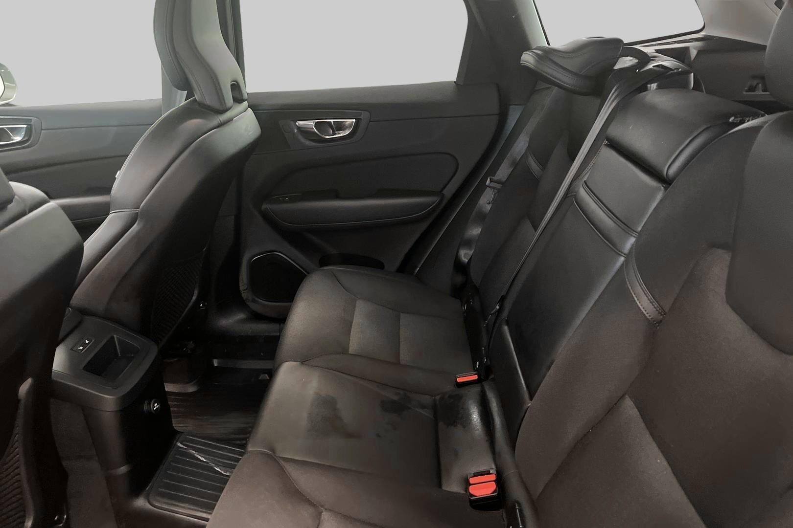 Volvo XC60 iso kuva 9