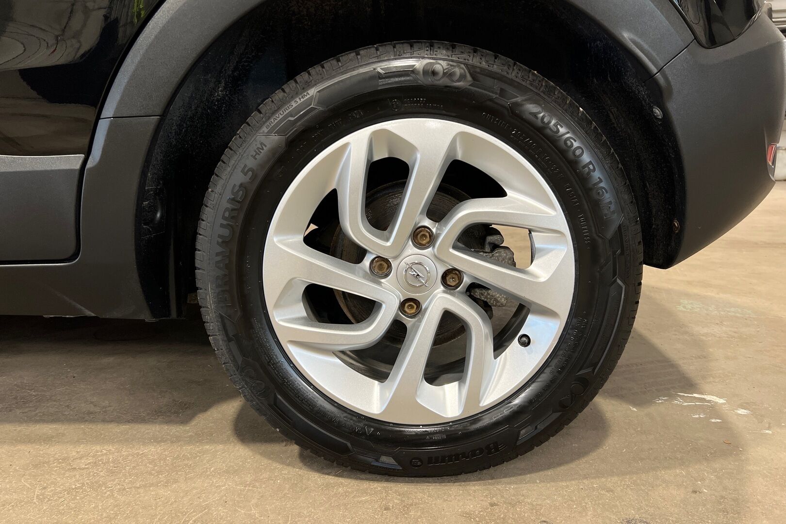 Opel Crossland X iso kuva 10
