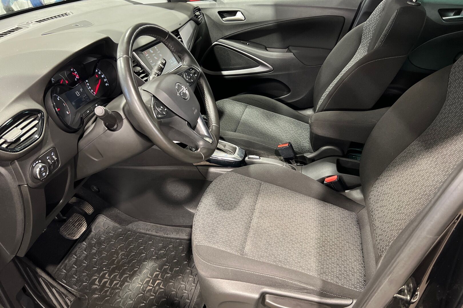 Opel Crossland X iso kuva 7