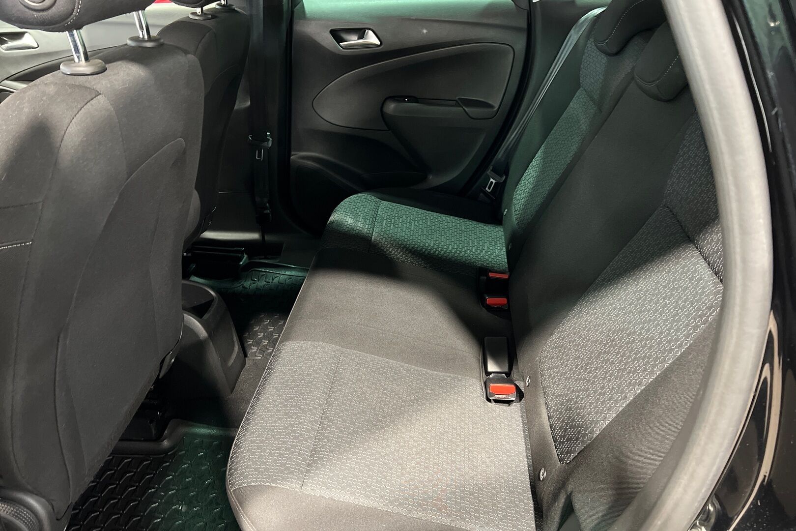 Opel Crossland X iso kuva 8
