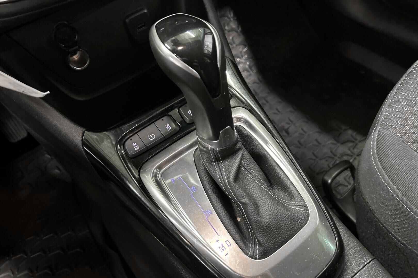 Opel Crossland X iso kuva 23
