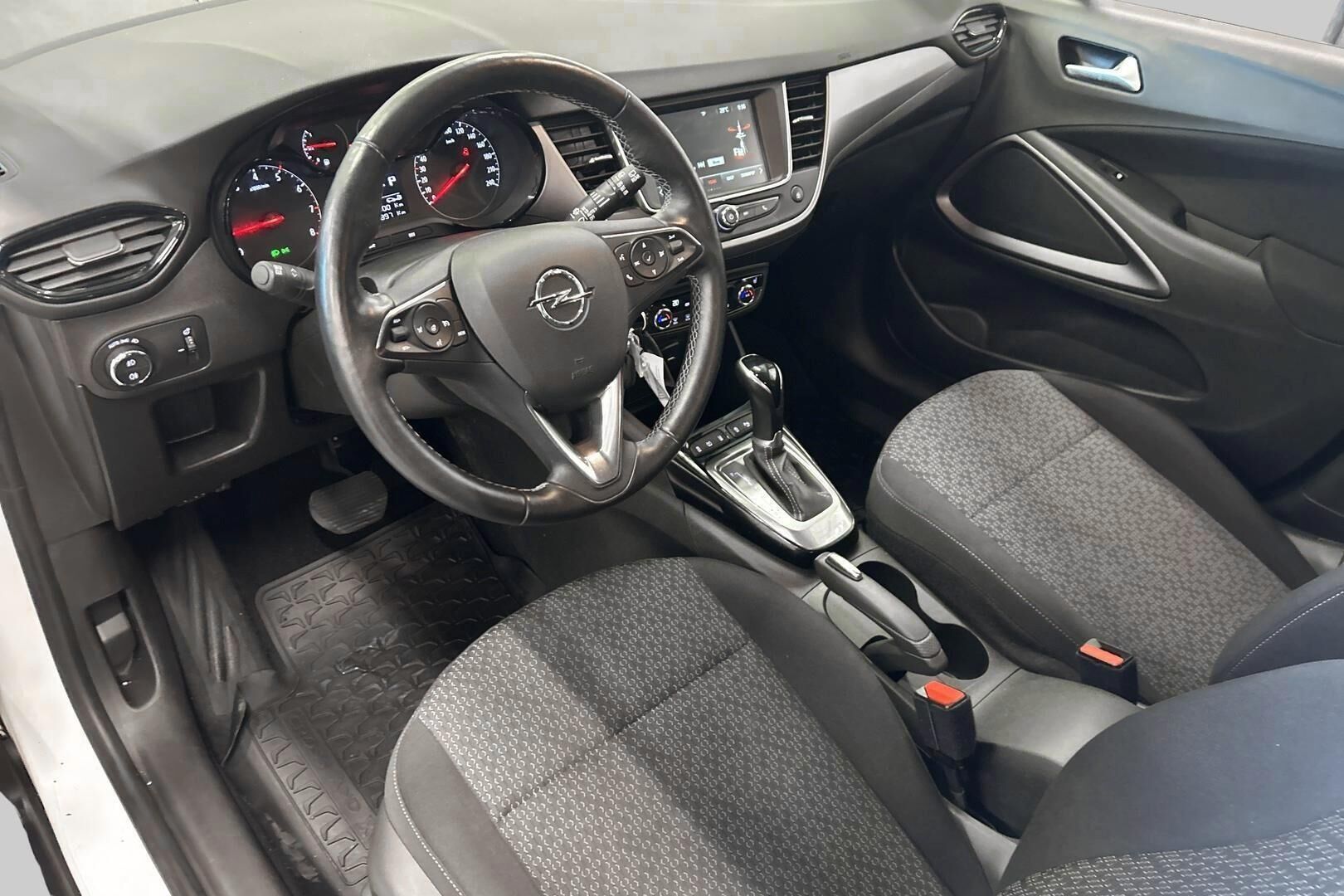 Opel Crossland X iso kuva 9